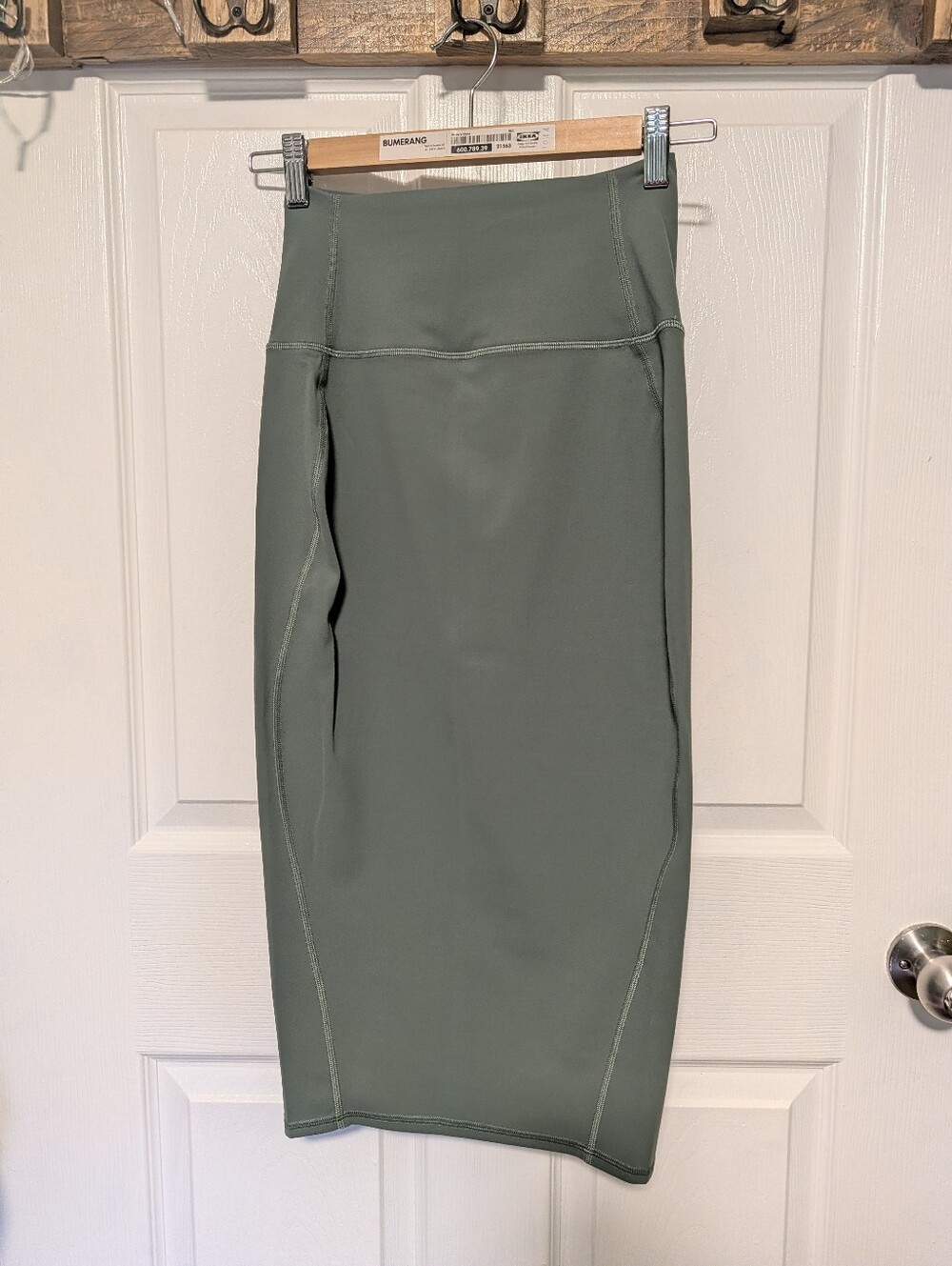 Nulu Slim-Fit High-Rise Midi Skirt - Army Green